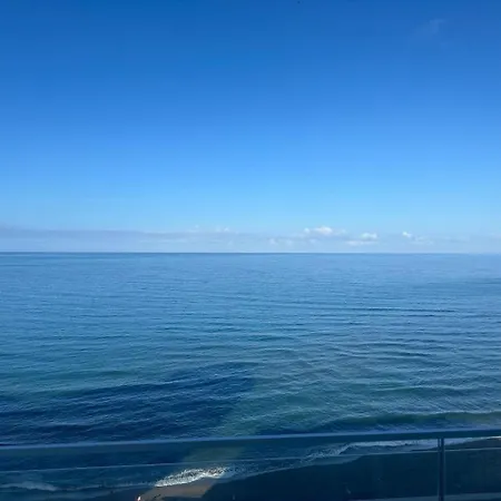 Seaviews Apartament *